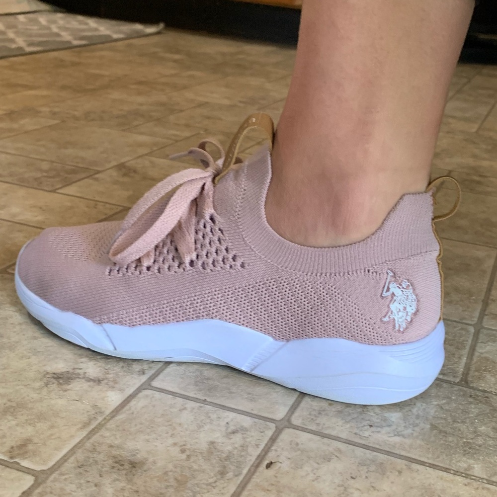 Women’s shoes